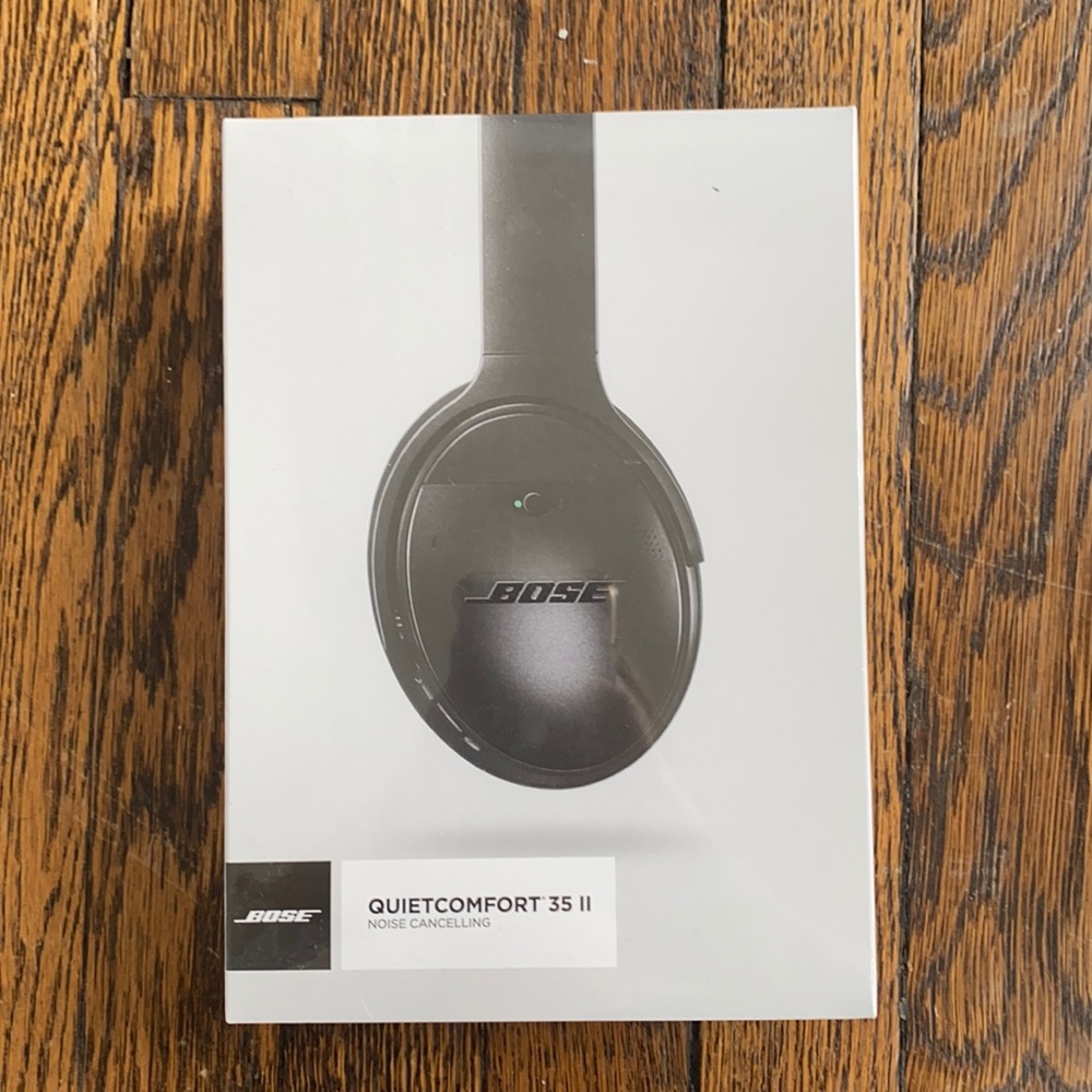 Bose QuietComfort 35 II - Noise Cancelling Headphones. New/Never Used.